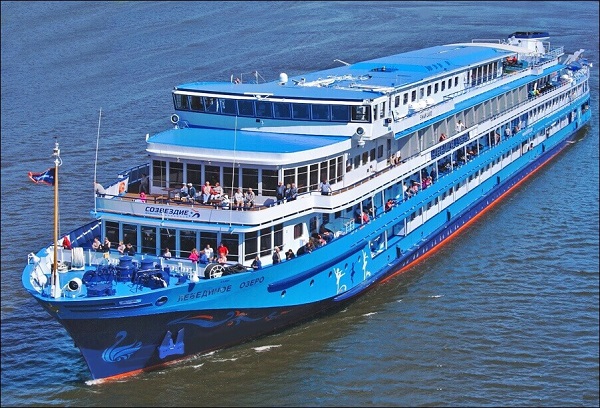 Теплоход "Лебединое озеро"
